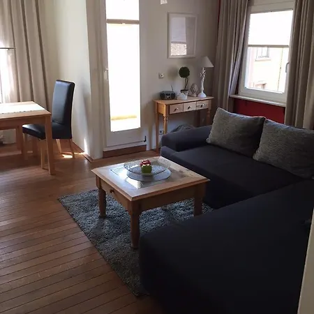 Weingut Day 3* 摩泽尔河畔的泽尔